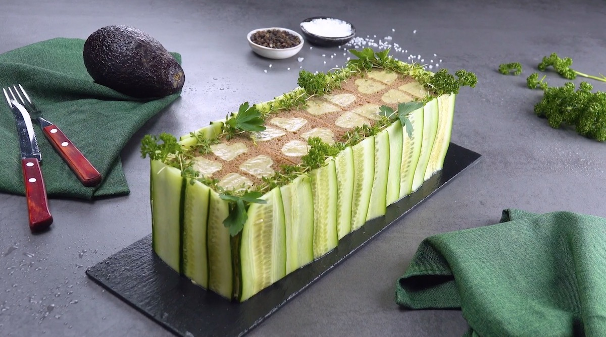 Sandwich Cake With Chicken Salad & Guacamole