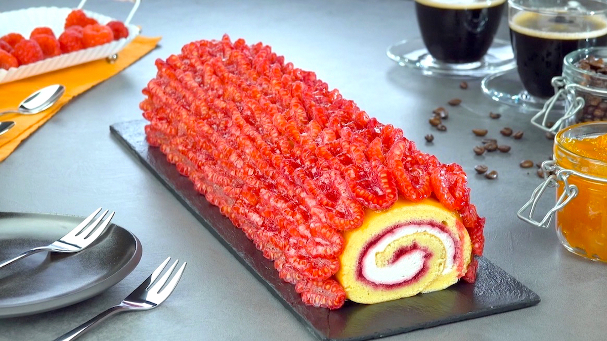 Raspberry Cake Roll
