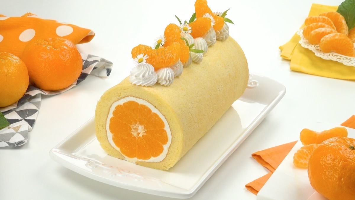 Tangerine Cake Roll With Yogurt Cream