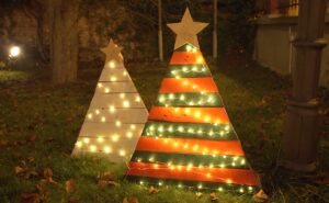 Wooden Pallet Christmas Tree Lights Display